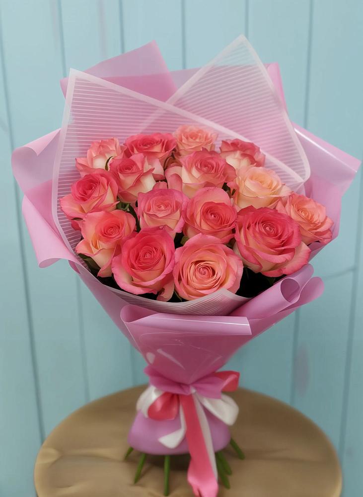 Букет 15 Розовых роз Равель в Анди