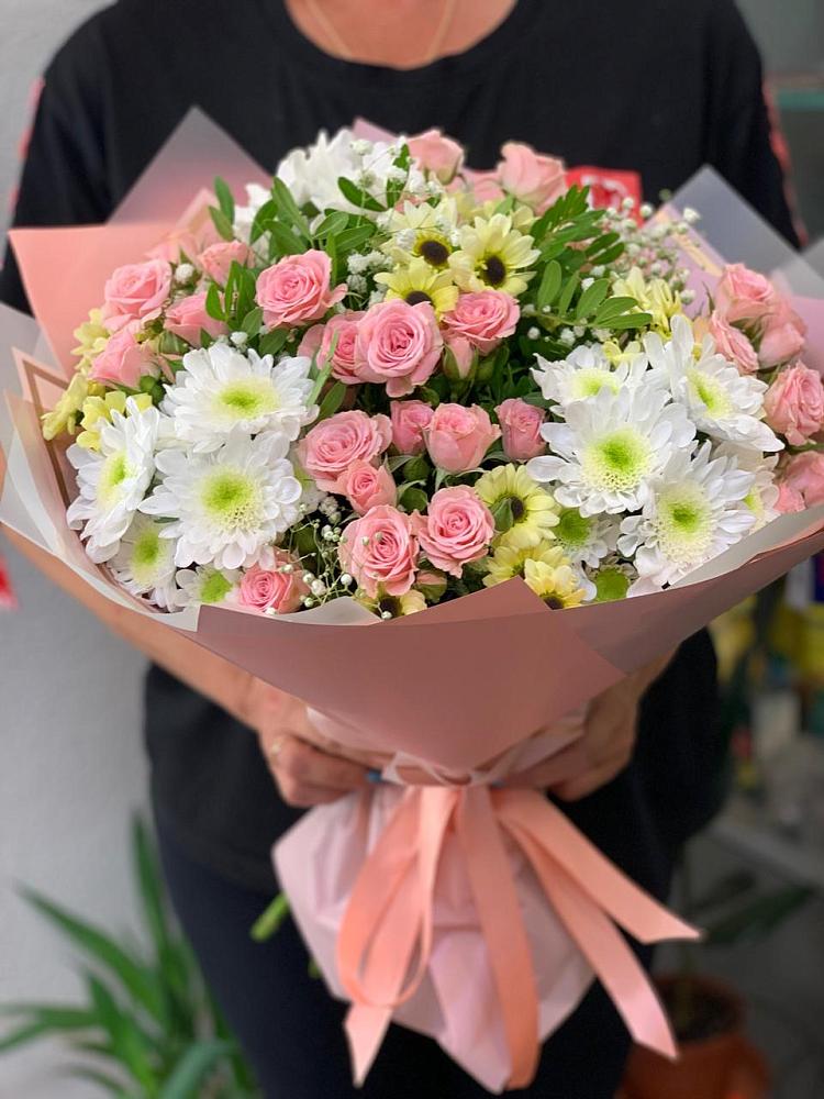 Букет цветов из: Розы и Хризантемы в Анди