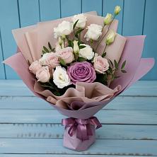 Букет цветов из:  Розы и Лизиантусы в Анди