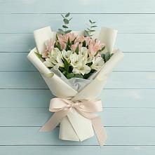 Букет цветов из:  Альстромерии в Анди