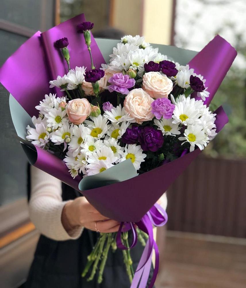 Букет цветов из: Хризантемы, Гвоздики и Розы в Анди