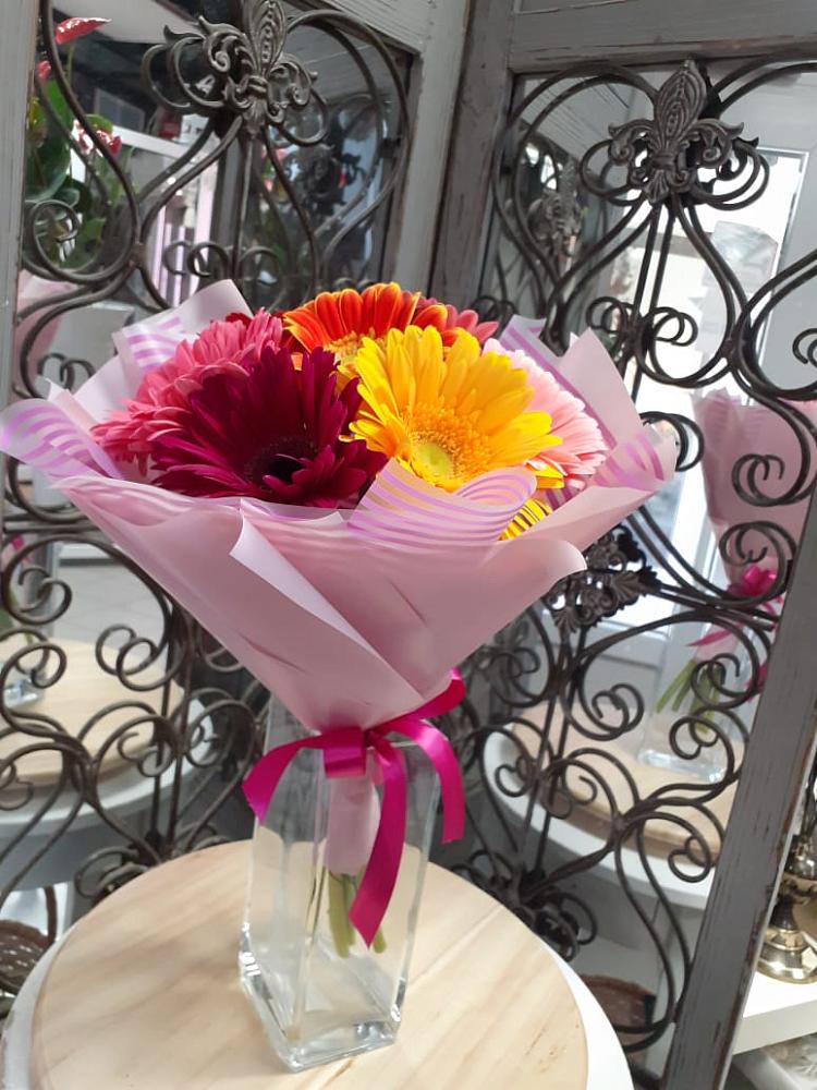 Букет цветов из: Герберы в Анди