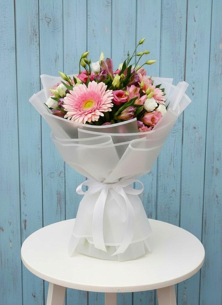 Букет цветов из: Герберы, Альстромерии и Лизиантусы в Анди