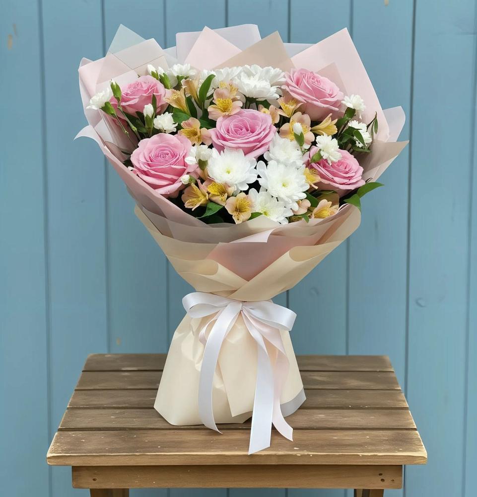 Букет цветов из: Гвоздики, Орхидеи и Розы в Анди