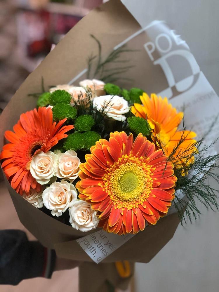 Букет цветов из: Герберы, Хризантемы и Розы в Анди