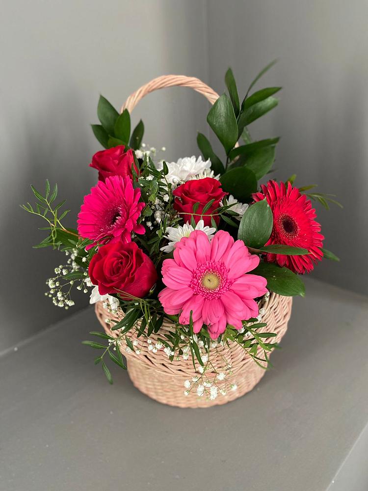 Цветочная композиция из Розы, Хризантемы и Герберы в корзине в Анди