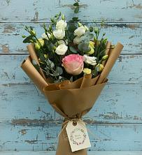 Букет цветов из:  Розы и Лизиантусы в Анди