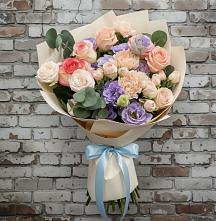 Букет цветов из:  Розы, Лизиантусы и Гвоздики в Анди