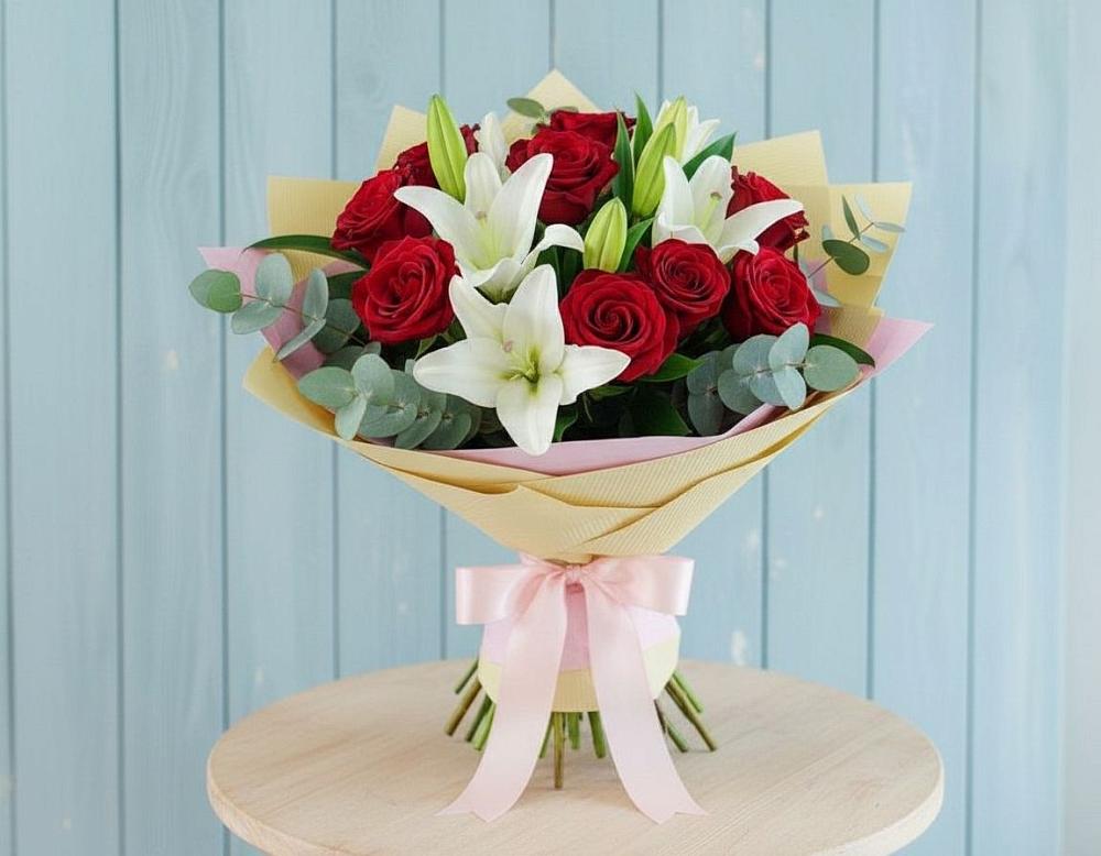 Букет цветов из: Лилии и Розы в Анди